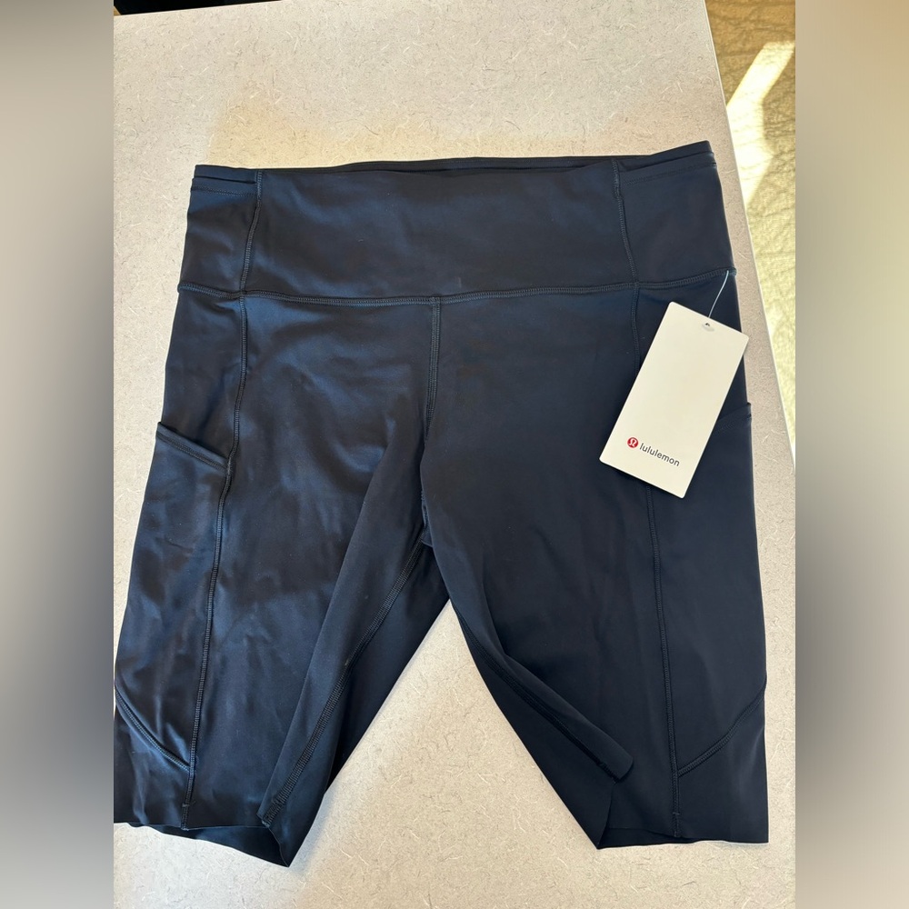 NWT Lulu Lemon Fast and Free HR Short 10” size 12 women’s